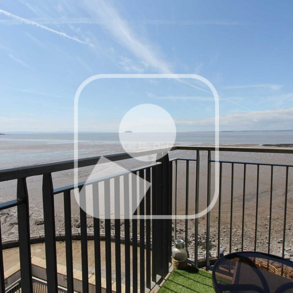 One bedroom apartment with stunning sea views